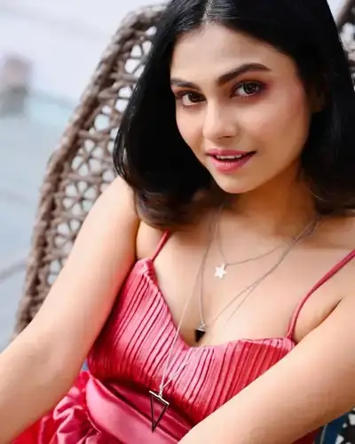 Call Girls Service in Pombhurna
